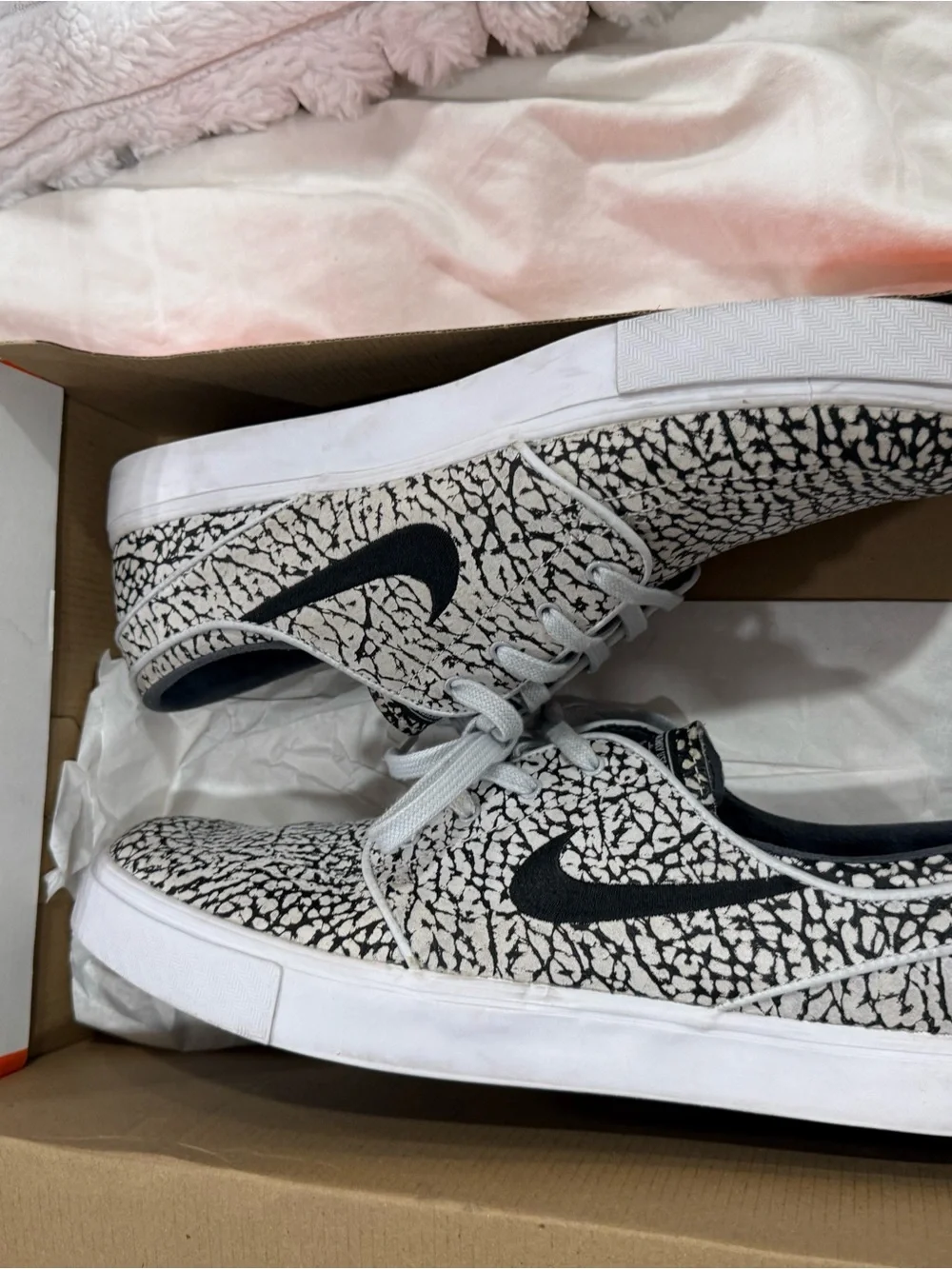 Nike eye catching